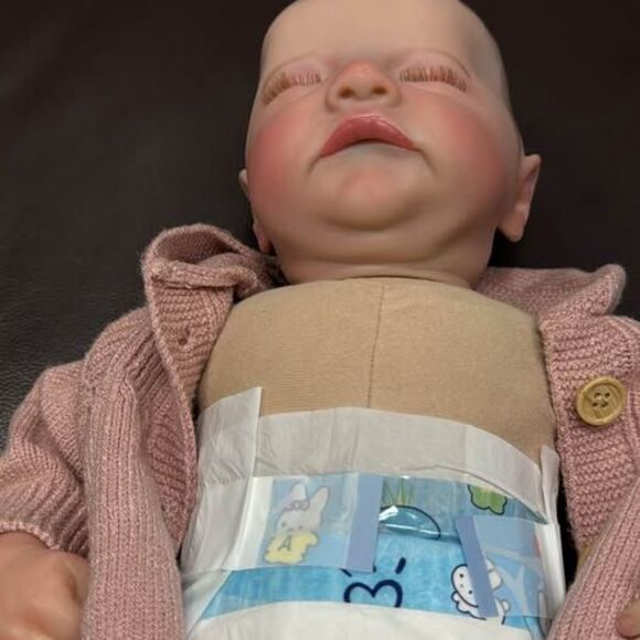 Brand New 18-Inch Lifelike Sleeping Reborn Baby Doll - Picture 7 of 7